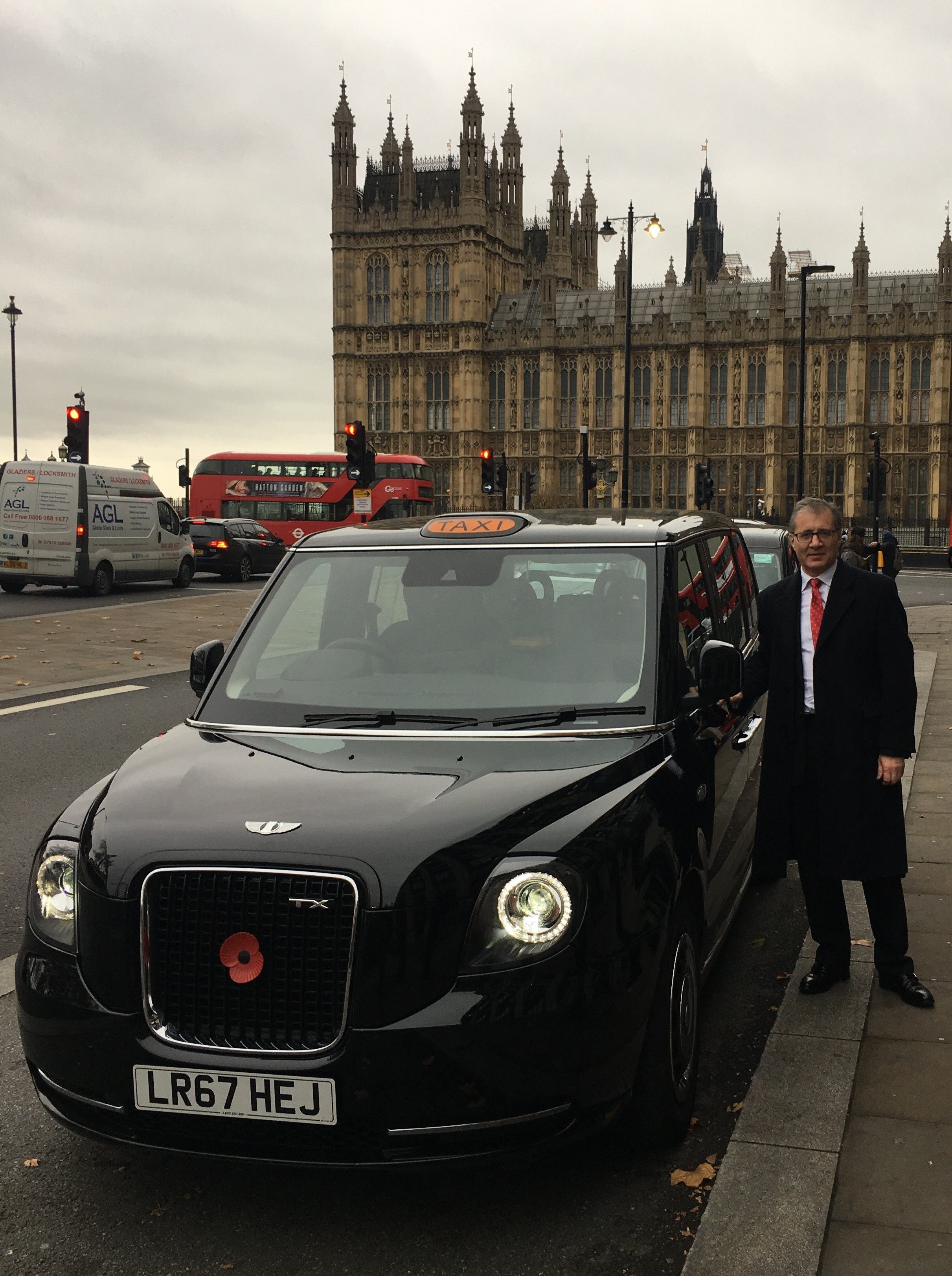 New Rugby built electric London Taxi receives support in